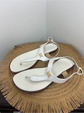 Beautiful Michael Kors White Leather T-Strap Sandals with Gold MK Detail❤️6.5